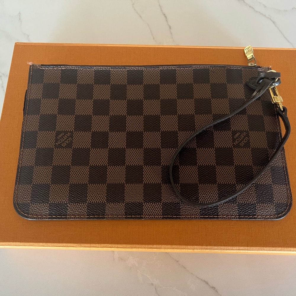 Auth Louis Vuitton Neverfull MM Damier Ebene Pochette Wristlet Good Condition